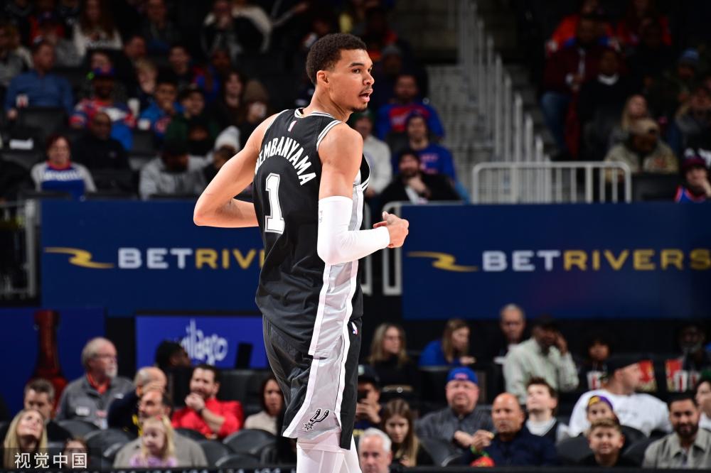 上场球员都 上场球员都