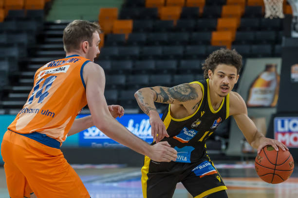 部争相追逐 部争相追逐